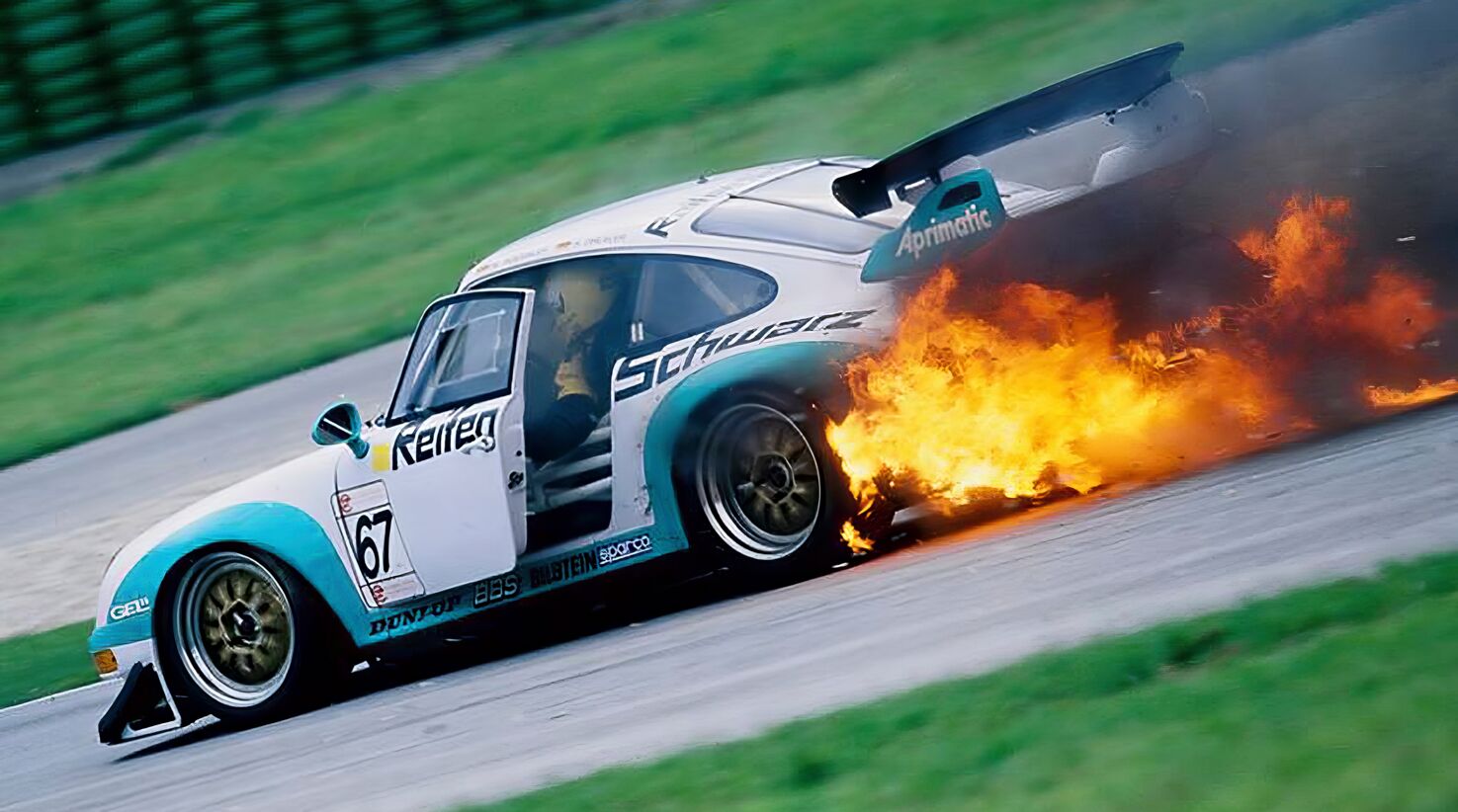 /assets/images/q/porsche-911-gt2-feuer-ams-mdb-460175-1-topaz-enhance-rfgs8nxsfzaveb2.jpg